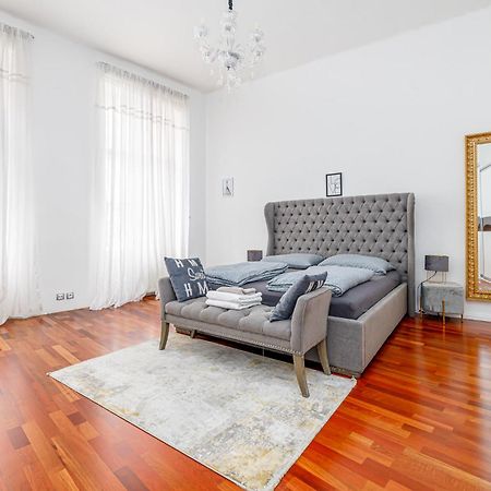 Newly Renovated Apartment In The Old Town ブラチスラヴァ エクステリア 写真