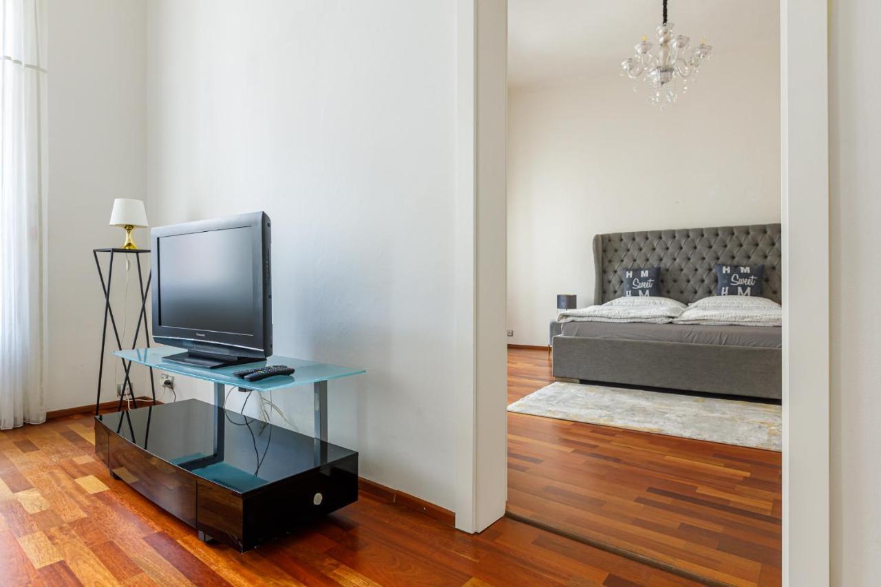 Newly Renovated Apartment In The Old Town ブラチスラヴァ エクステリア 写真