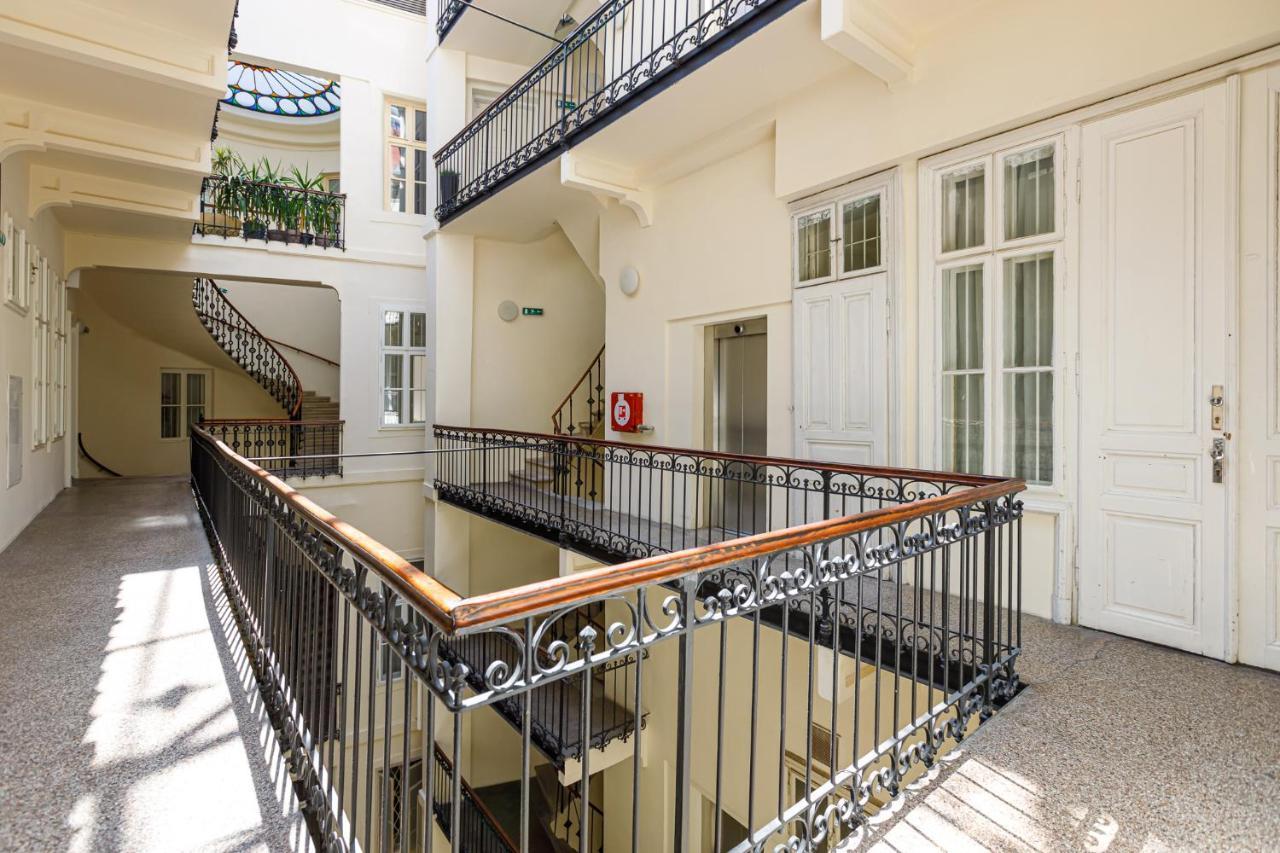 Newly Renovated Apartment In The Old Town ブラチスラヴァ エクステリア 写真