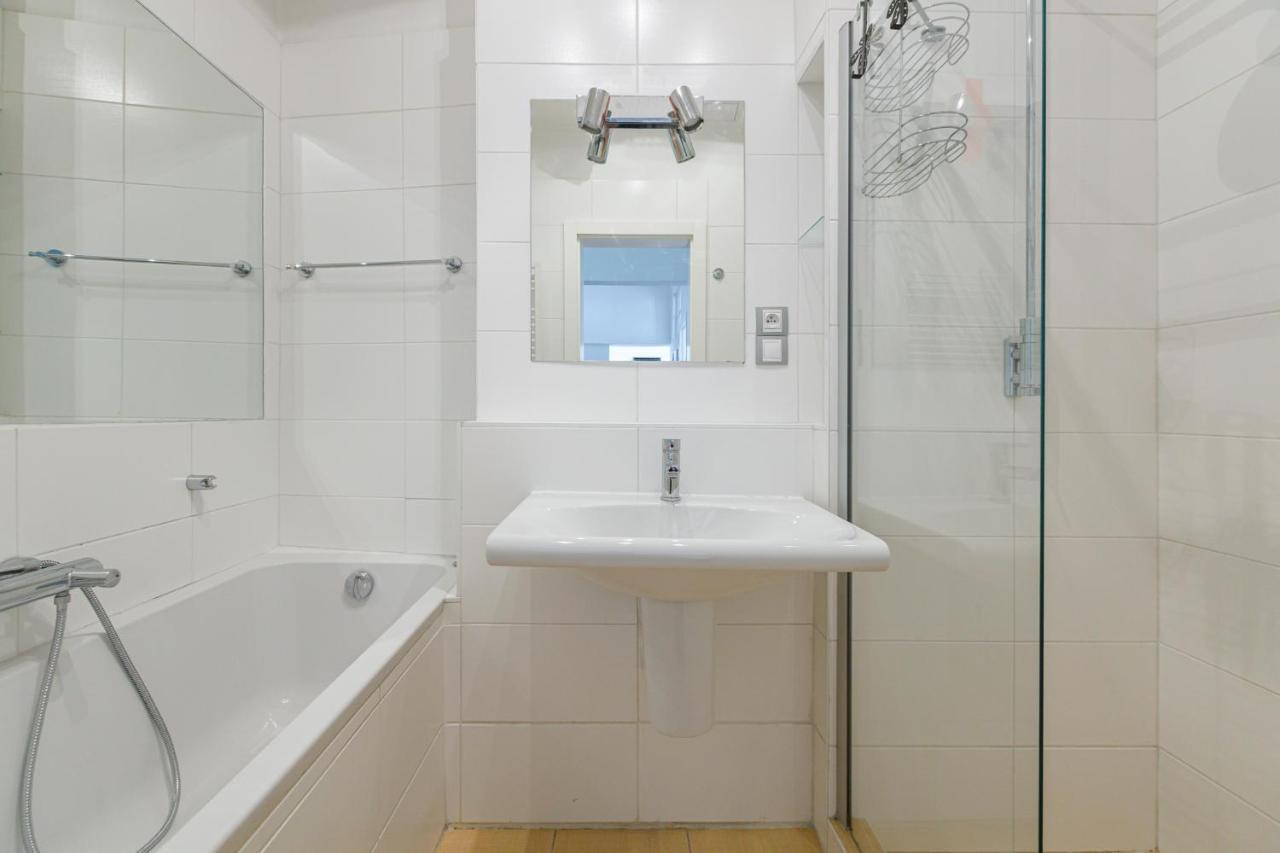 Newly Renovated Apartment In The Old Town ブラチスラヴァ エクステリア 写真